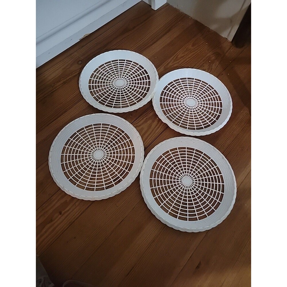 VINTAGE RETRO 9” PLASTIC PICNIC PAPER PLATE HOLDERS REUSABLE SET OF 4 White